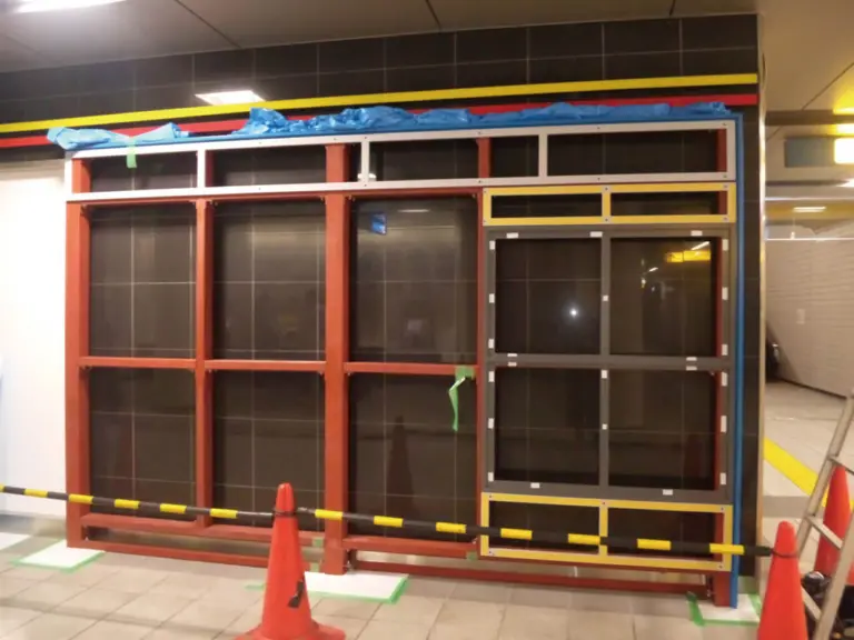 横浜市地下鉄改札｜自立看板