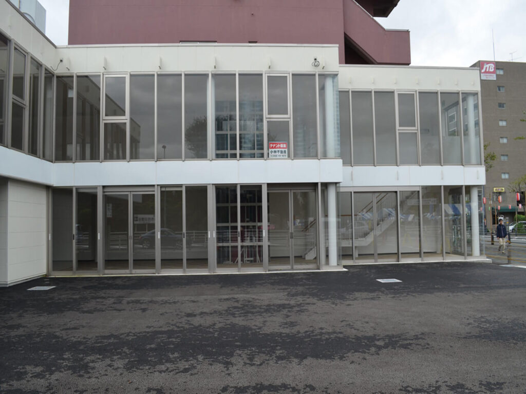 ウスイホーム湘南台店｜トータルサイン・店舗全体の看板製作