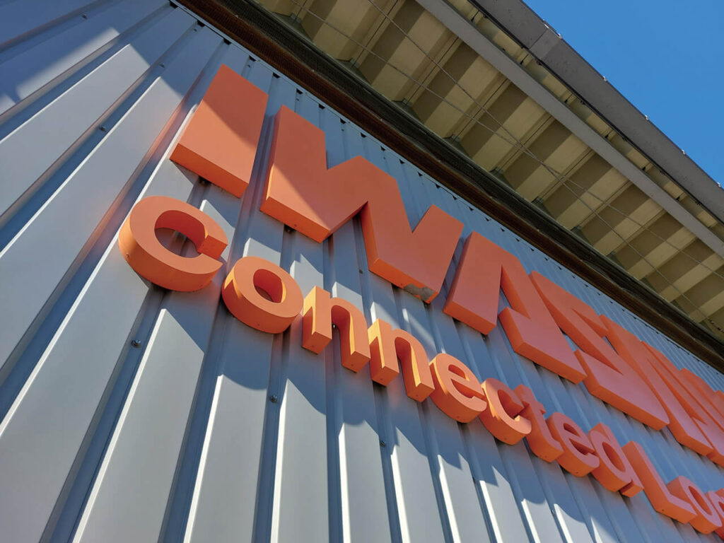 株式会社イワサワ｜立体文字・塗装