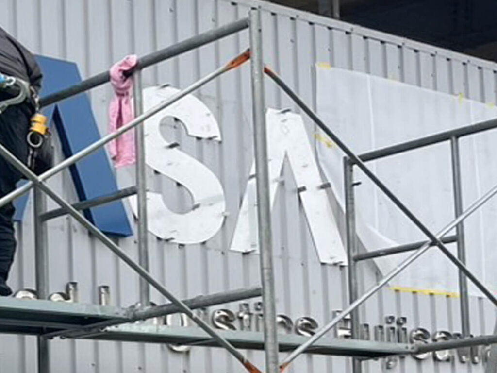 株式会社イワサワ｜立体文字・塗装